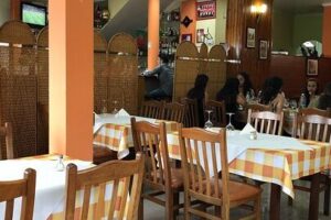 Restaurante Y Residencial En Familia